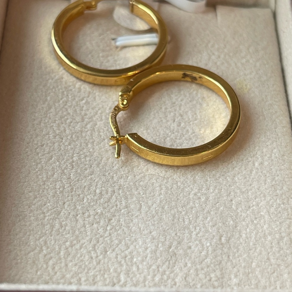 21 k sold gold , not plated. New never worn